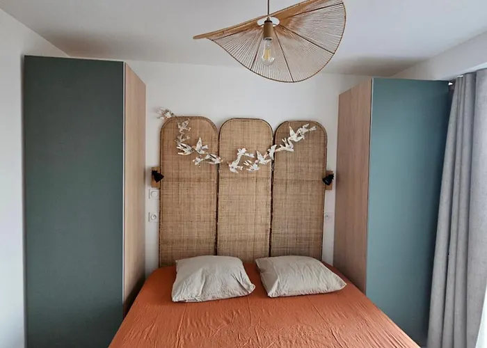 Bel Appartement Sur Le Port Avec Jardin